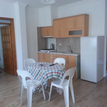 Hotel de apartamente Tufan 2*