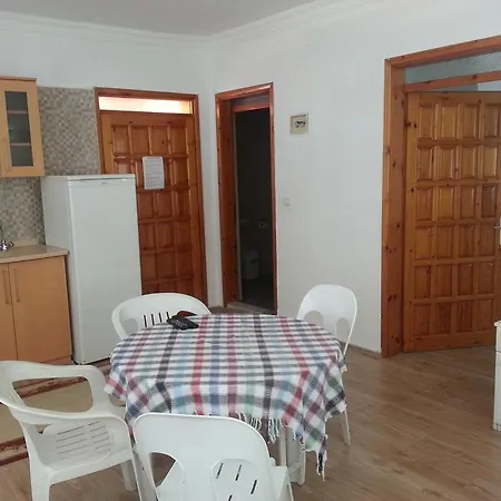 Hotel de apartamente Tufan 2*