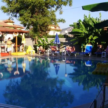 Hotel de apartamente Tufan 2*